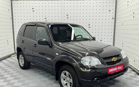 Chevrolet Niva I рестайлинг, 2016 год, 690 000 рублей, 2 фотография