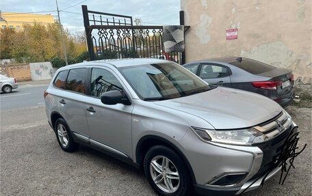Mitsubishi Outlander III рестайлинг 3, 2018 год, 2 150 000 рублей, 8 фотография