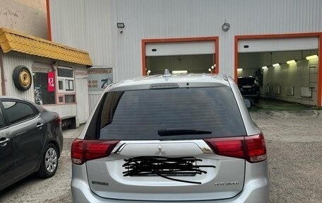 Mitsubishi Outlander III рестайлинг 3, 2018 год, 2 150 000 рублей, 7 фотография