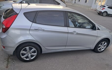 Hyundai Solaris II рестайлинг, 2012 год, 830 000 рублей, 3 фотография