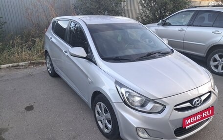 Hyundai Solaris II рестайлинг, 2012 год, 830 000 рублей, 4 фотография