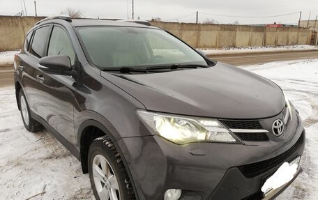 Toyota RAV4, 2013 год, 1 880 000 рублей, 2 фотография