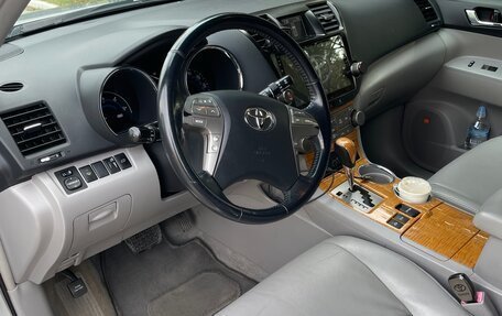 Toyota Highlander III, 2008 год, 1 950 000 рублей, 2 фотография