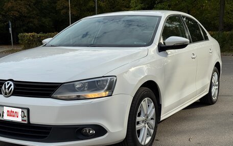 Volkswagen Jetta VI, 2013 год, 890 000 рублей, 11 фотография