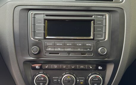 Volkswagen Jetta VI, 2013 год, 890 000 рублей, 16 фотография