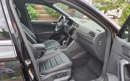 Volkswagen Tiguan II, 2021 год, 4 379 900 рублей, 16 фотография
