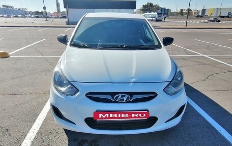 Hyundai Solaris II рестайлинг, 2014 год, 930 000 рублей, 2 фотография