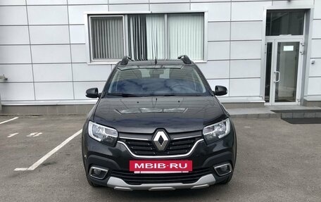 Renault Sandero II рестайлинг, 2018 год, 910 000 рублей, 2 фотография