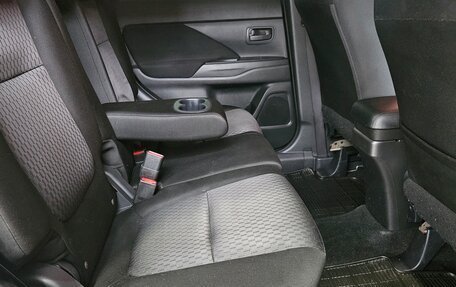 Mitsubishi Outlander III рестайлинг 3, 2012 год, 1 150 000 рублей, 13 фотография