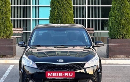 KIA Rio IV, 2020 год, 1 300 000 рублей, 2 фотография
