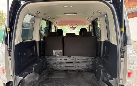 Toyota Voxy II, 2013 год, 1 800 000 рублей, 5 фотография