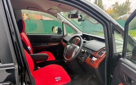 Toyota Voxy II, 2013 год, 1 800 000 рублей, 6 фотография