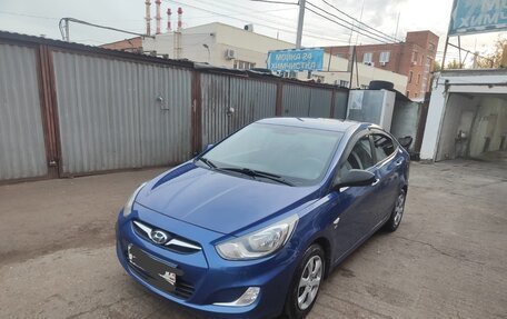 Hyundai Solaris II рестайлинг, 2013 год, 620 000 рублей, 3 фотография