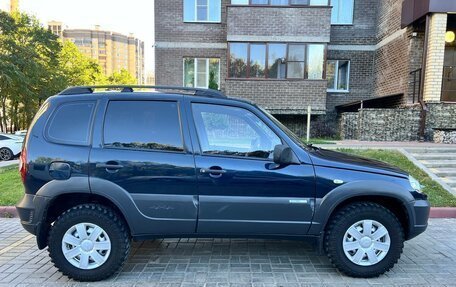 Chevrolet Niva I рестайлинг, 2011 год, 600 000 рублей, 4 фотография