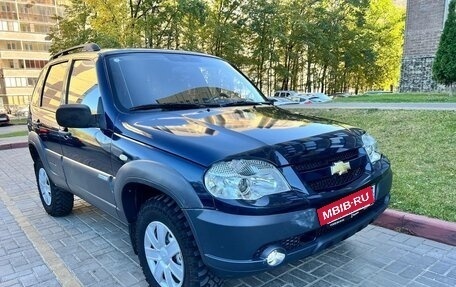 Chevrolet Niva I рестайлинг, 2011 год, 600 000 рублей, 3 фотография