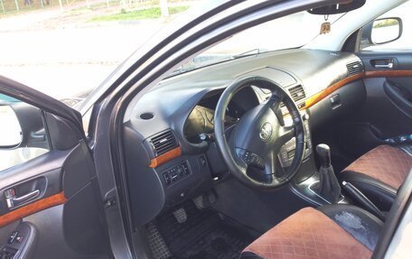 Toyota Avensis III рестайлинг, 2007 год, 650 000 рублей, 4 фотография
