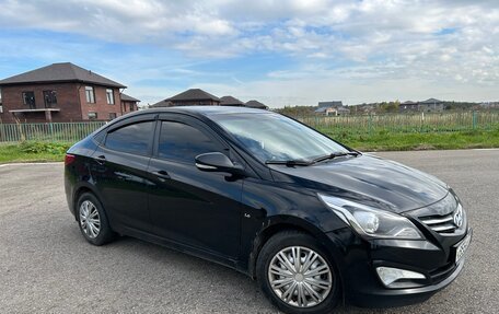 Hyundai Solaris II рестайлинг, 2015 год, 1 000 000 рублей, 2 фотография