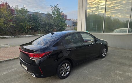 KIA Rio IV, 2021 год, 1 650 000 рублей, 2 фотография