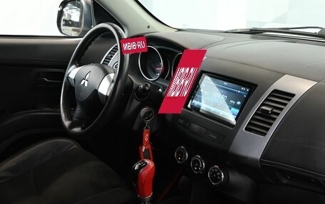 Mitsubishi Outlander III рестайлинг 3, 2010 год, 1 250 000 рублей, 15 фотография
