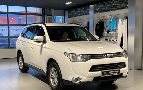 Mitsubishi Outlander III рестайлинг 3, 2012 год, 1 430 000 рублей, 2 фотография