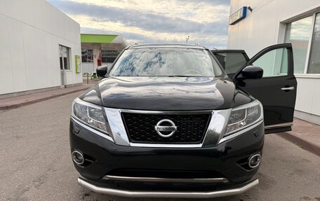 Nissan Pathfinder, 2016 год, 2 200 000 рублей, 2 фотография