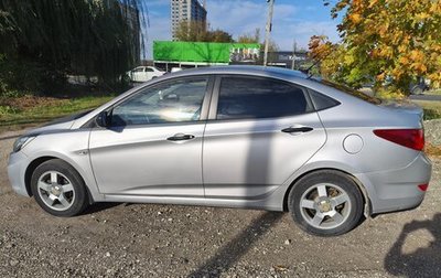 Hyundai Solaris II рестайлинг, 2014 год, 900 000 рублей, 1 фотография
