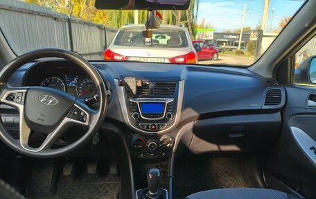 Hyundai Solaris II рестайлинг, 2014 год, 900 000 рублей, 5 фотография