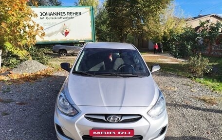 Hyundai Solaris II рестайлинг, 2014 год, 900 000 рублей, 2 фотография