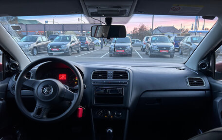 Volkswagen Polo VI (EU Market), 2011 год, 750 000 рублей, 2 фотография