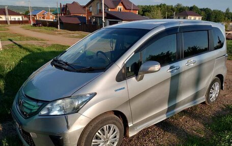 Honda Freed I, 2012 год, 1 000 000 рублей, 2 фотография