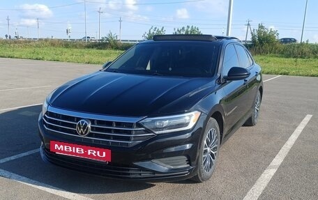 Volkswagen Jetta VII, 2020 год, 1 950 000 рублей, 2 фотография