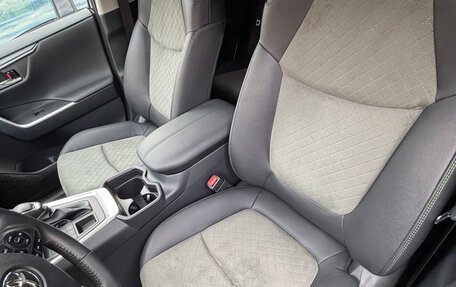 Toyota RAV4, 2025 год, 3 800 000 рублей, 6 фотография