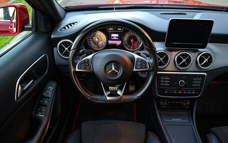 Mercedes-Benz GLA, 2015 год, 1 999 000 рублей, 11 фотография