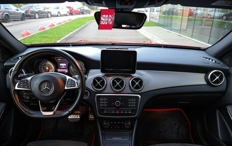 Mercedes-Benz GLA, 2015 год, 1 999 000 рублей, 10 фотография