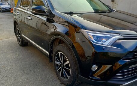 Toyota RAV4, 2018 год, 2 450 000 рублей, 2 фотография