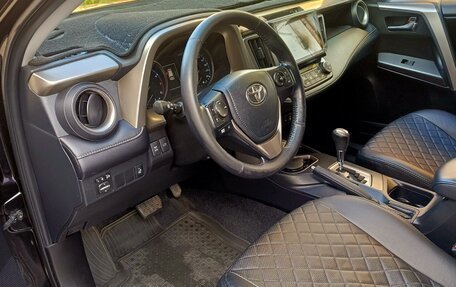 Toyota RAV4, 2018 год, 2 450 000 рублей, 4 фотография