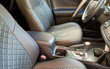 Toyota RAV4, 2018 год, 2 450 000 рублей, 8 фотография
