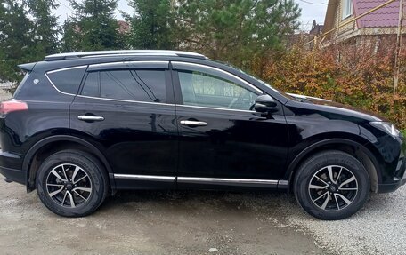 Toyota RAV4, 2018 год, 2 450 000 рублей, 10 фотография