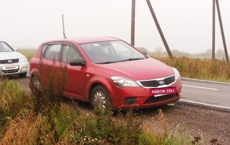 KIA cee'd I рестайлинг, 2011 год, 800 000 рублей, 3 фотография