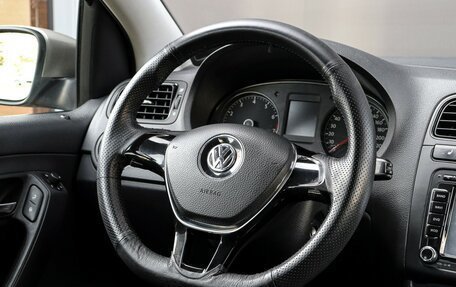 Volkswagen Polo VI (EU Market), 2015 год, 947 000 рублей, 13 фотография