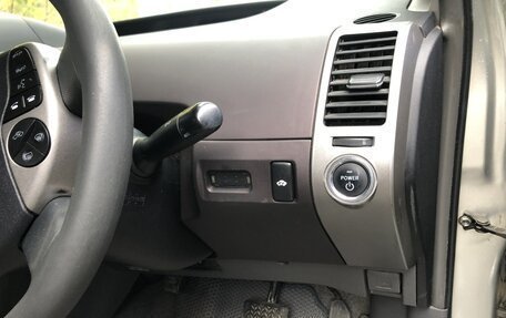 Toyota Prius, 2004 год, 620 000 рублей, 5 фотография