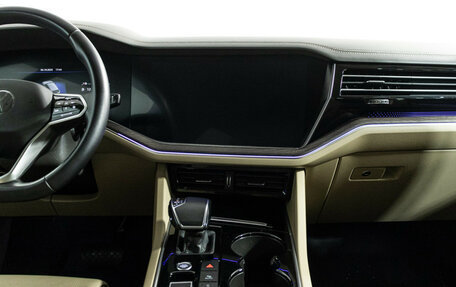 Volkswagen Touareg III, 2021 год, 5 800 000 рублей, 14 фотография