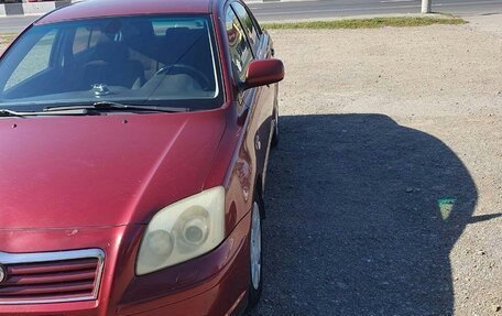 Toyota Avensis III рестайлинг, 2003 год, 450 000 рублей, 1 фотография