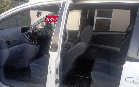 Toyota Estima III рестайлинг -2, 2002 год, 700 000 рублей, 6 фотография