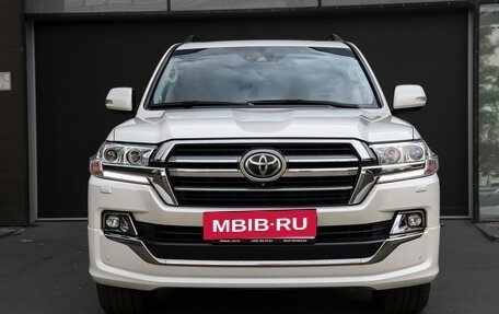 Toyota Land Cruiser 200, 2018 год, 8 000 000 рублей, 2 фотография