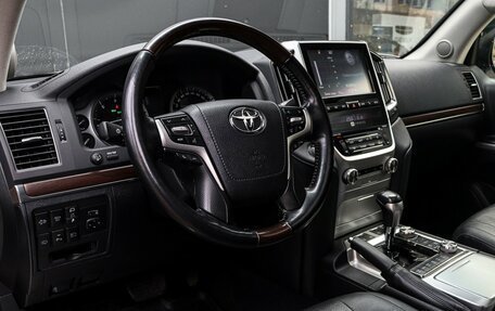 Toyota Land Cruiser 200, 2018 год, 8 000 000 рублей, 20 фотография