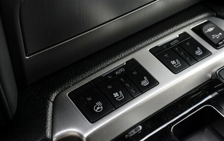 Toyota Land Cruiser 200, 2018 год, 8 000 000 рублей, 31 фотография