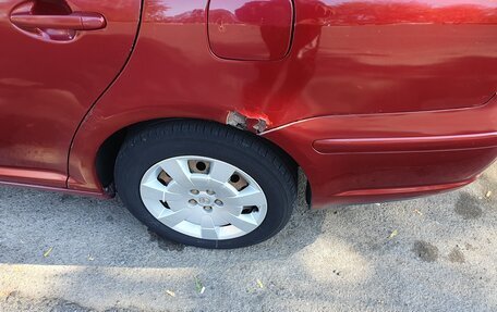 Toyota Avensis III рестайлинг, 2003 год, 450 000 рублей, 8 фотография