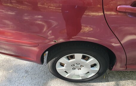 Toyota Avensis III рестайлинг, 2003 год, 450 000 рублей, 7 фотография