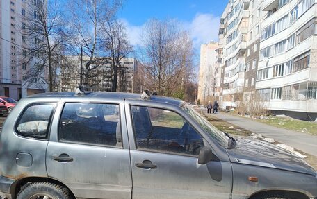 Chevrolet Niva I рестайлинг, 2004 год, 180 000 рублей, 2 фотография